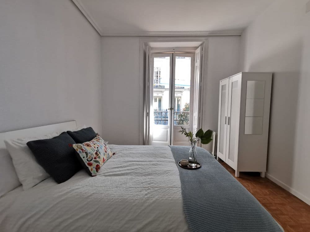 Private room in Madrid photo 5